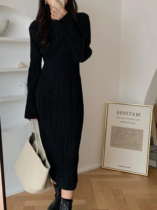 Simple Pleated Elastic Long-Sleeved Little Black Dress