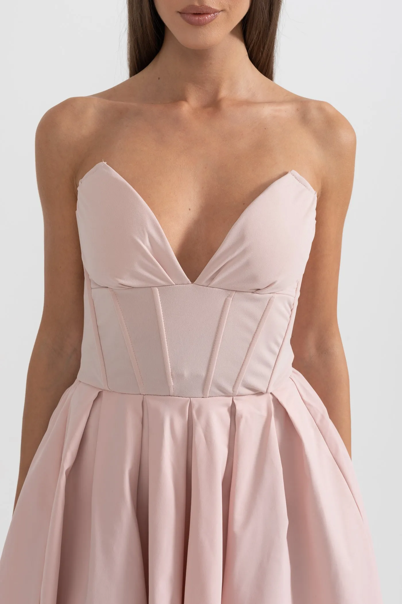 Sophisticated Strapless Midi Dress with Fitted Bodice - Peach