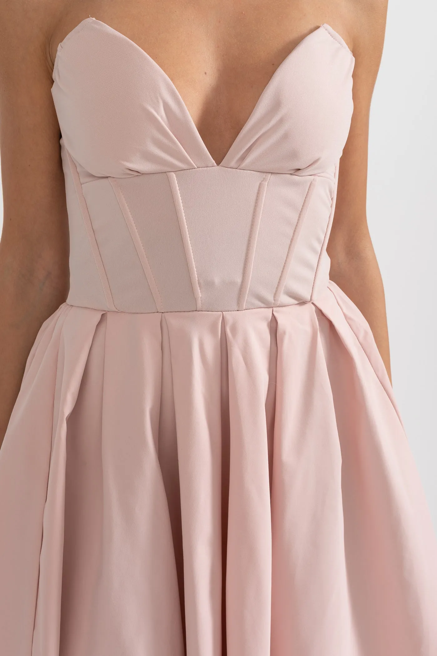 Sophisticated Strapless Midi Dress with Fitted Bodice - Peach