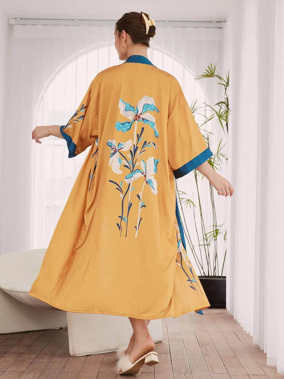 Wildflower Contrasting Kimono Robe